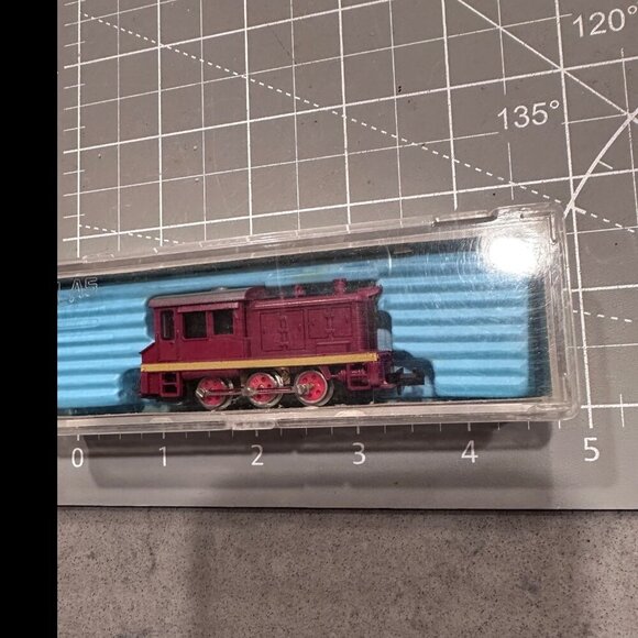 Atlas DavenPort Switcher #4069 w Original Box Die-Cast Model Train Locomotive - Picture 8 of 16